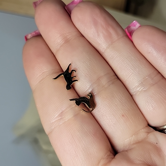 Playful Cat Silhouette Stud Earrings, choice of color - Picture 6 of 8